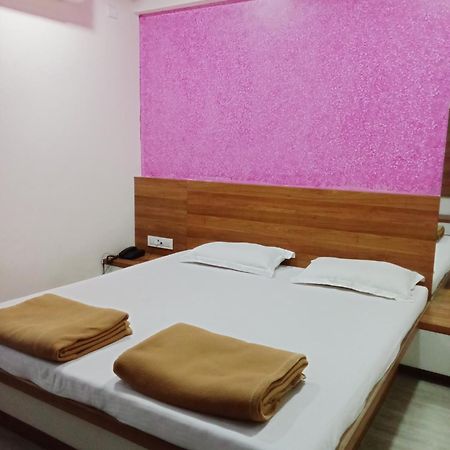 Hotel Shreejay Mahad Экстерьер фото