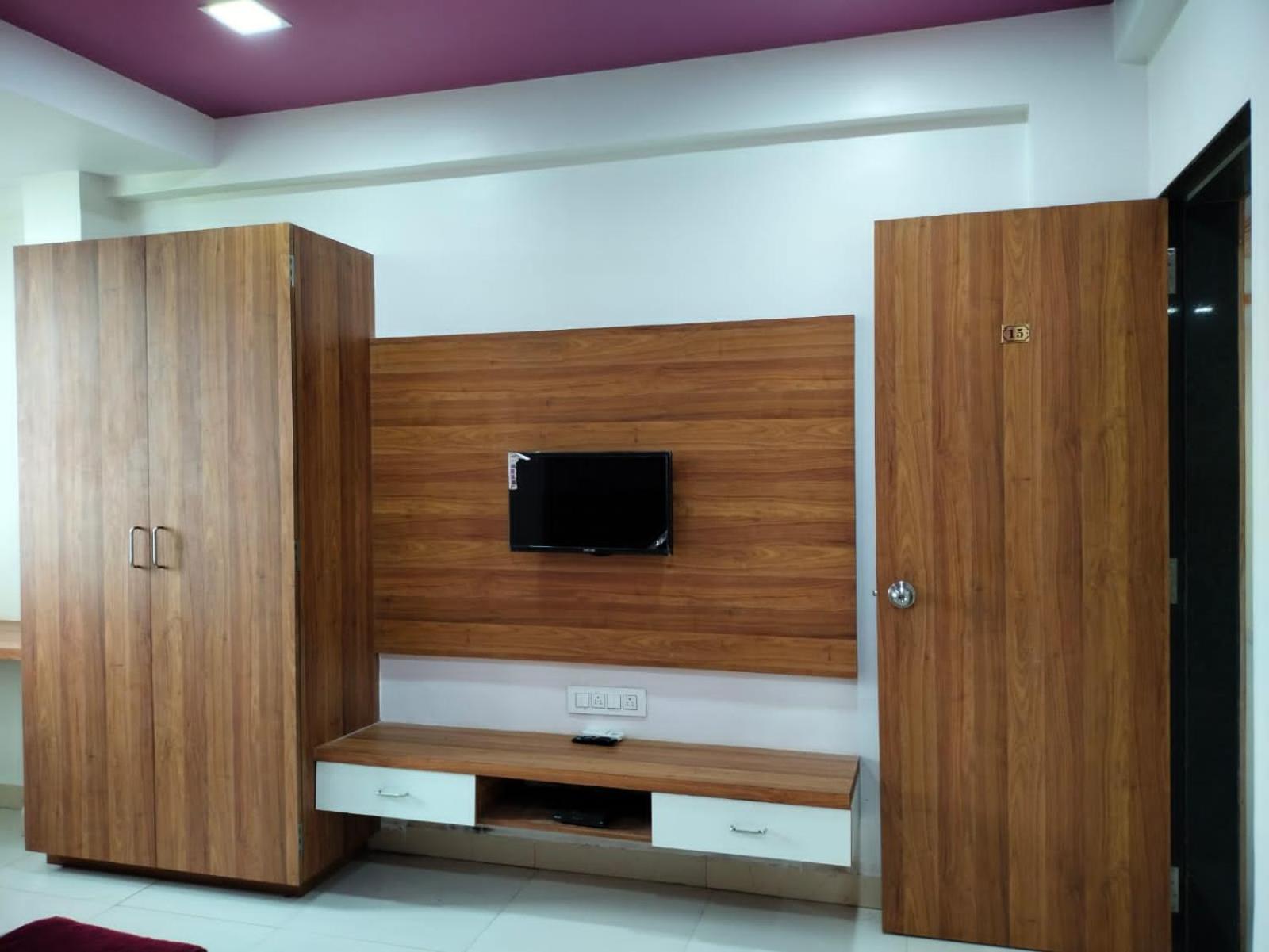 Hotel Shreejay Mahad Экстерьер фото